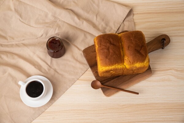 유기가공식품 전문베이커리 올가문,유기 70% 비건 단호박식빵 Vegan Sweet Pumpkin Bread